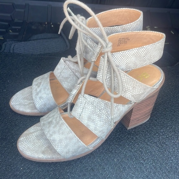 BC Born in California Vegan Snakeskin Heels Size 8.5 - Picture 4 of 10